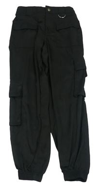 Čierne šušťákové cuff cargo nohavice New Look