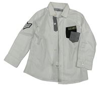 Bílá košile s nášivkami