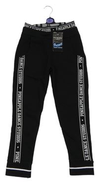 Nové - černé slim tepláky s nápisy Primark