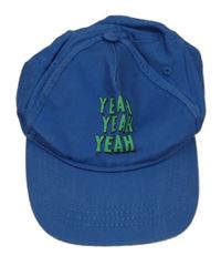 Modrá kšiltovka s nápisy 