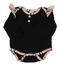 Čierno-ružové body s volánikmi