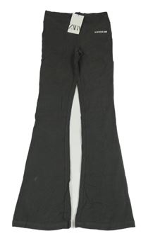 Nové - tmavošedé flare tepláky s nápisem Zara