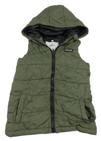 Khaki šusťáková zatepená vesta s nášivkou a kapucí Topolino