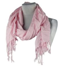 Dámský světlerůžový šátek s třásněmi 