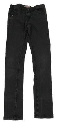 Tmavosivé slim rifle s kamienkami