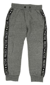 Šedo-černé tepláky s nápisy Mayoral