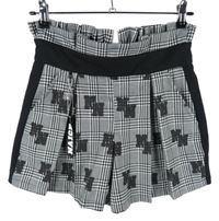 Nové - Dámske čierno-biele kockované sukňové kraťasy s písmenky Naice Couture