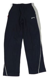 Tmavomodro-světlešedé tepláky s logem Slazenger