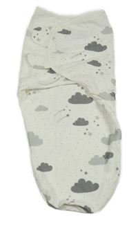 Bílo-šedá rychlozavinovačka s mráčikmi a hviezdami