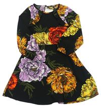 Čierno-farebné kvetované šaty s volánikmi River Island