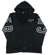 Čierna prepínaci mikina s nápisom a kapucňou Chapter Young