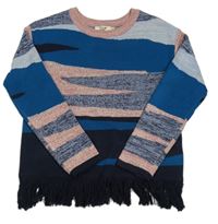 Modro-ružový vzorovaný sveter s strapcemi