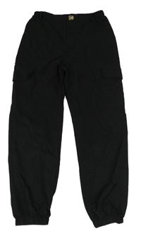 Čierne šušťákové cargo cuff nohavice zn. Shein