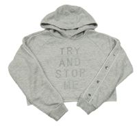 Svetlosivá crop mikina s nápisom a kapucňou