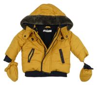 Hořčicová šusťáková zimní bunda s kapucí s kožešinou + rukavice M&Co.