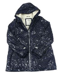 Tmavomodrá nepromokavá zateplená bunda s fľakmi a kapucňou M&S