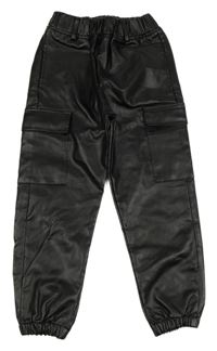 Černé koženkové cargo cuff kalhoty