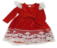 Červené sametové šaty s mašlí a krajkou