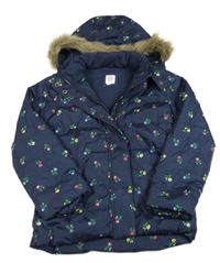 Tmavomodrá květovaná šusťáková zateplená bunda s kapucí s kožešinou GAP