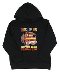 Černá mikina s hasiči a kapucí 