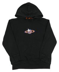 Čierna mikina s planetou s raketou a kapucňou George