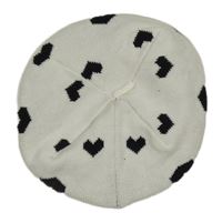 Bílý pletený baret se srdíčky H&M