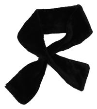 Čierna kožušinová šál