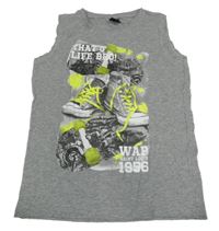 Šedé tílko s botami Chapter young