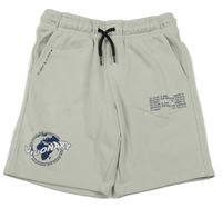 Béžové teplákové kraťasy s nápismi George