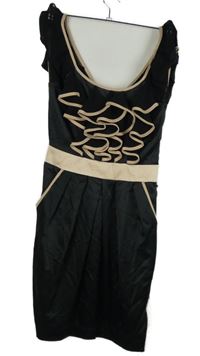 Dámske čierno-pudrové saténové šaty s fiží Lipsy London