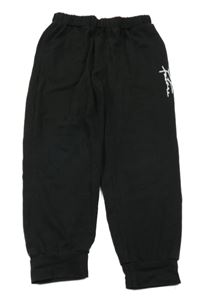 Černé lehké tepláky s nápisem