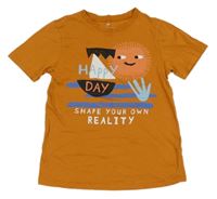 Oranžovo-hnedé tričko so sluncem a nápismi H&M