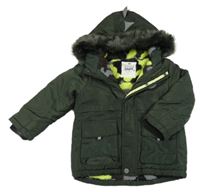 Tmavozelená šusťáková zimní bunda s ostny a kapucí F&F