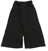 Černé široké kalhoty s páskem 