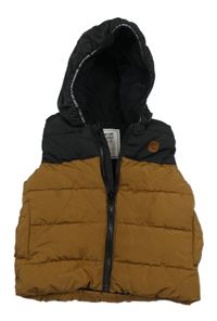 Hnědo-černá šusťáková prošívaná zateplená vesta s kapucí Matalan