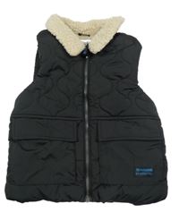 Čierna šušťáková prešívaná zateplená vesta s beránkem F&F