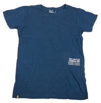 Tmavomodré rebrované tričko s nápisom Urban