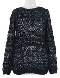 Dámsky čierno-sivý vzorovaný chlpatý sveter Esmara