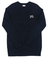 Tmavomodrý ľahký sveter s výšivkou F&F