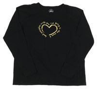 Čierne tričko s nápisom a srdiečkom