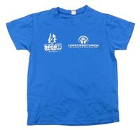 Modré športové tričko s nápismi