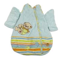 Světlemodro-barevný chlupatý zateplený spací pytel s medvědem a pruhy