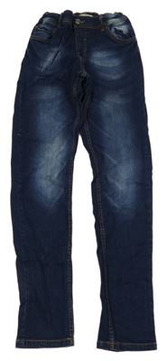 Tmavomodré teplákové rifle alive