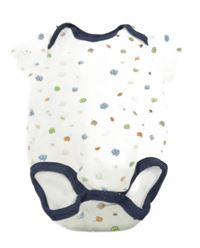 Biele body s listami a žaludy