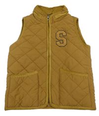 Béžová šušťáková prešívaná zateplená vesta s písmenkom