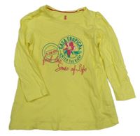 Žlté tričko s nápisom a kvetinou Lupilu