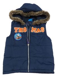 Tmavomodrá šusťáková zateplená vesta s Thomasem a kapucí 