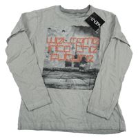 Nové - sivé tričko s nápisom