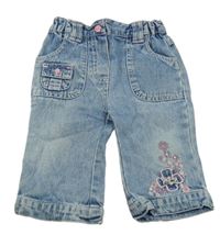 Svetlomodré rifle s kvetmi