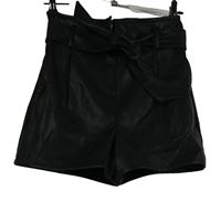 Dámské černé koženkové kraťasy s páskem New Look